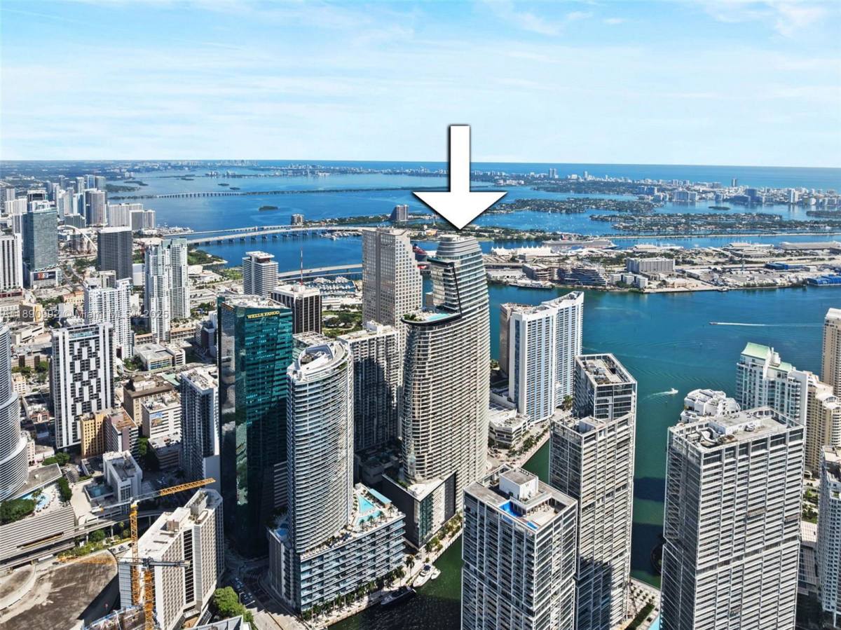 Apartment for rent at 300 Biscayne Blvd Way, Miami, FL 33131
