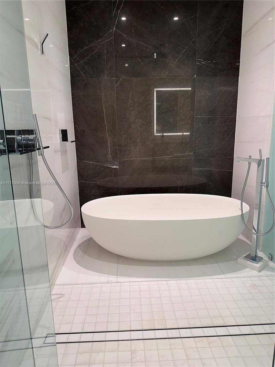 Condo for rent at 300 Biscayne Blvd Way #3009, Miami, FL 33131