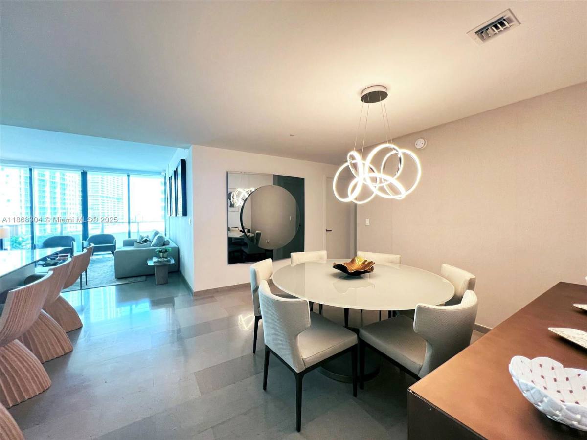 Apartment for rent at 68 SE 6th St #1003, Miami, FL 33131