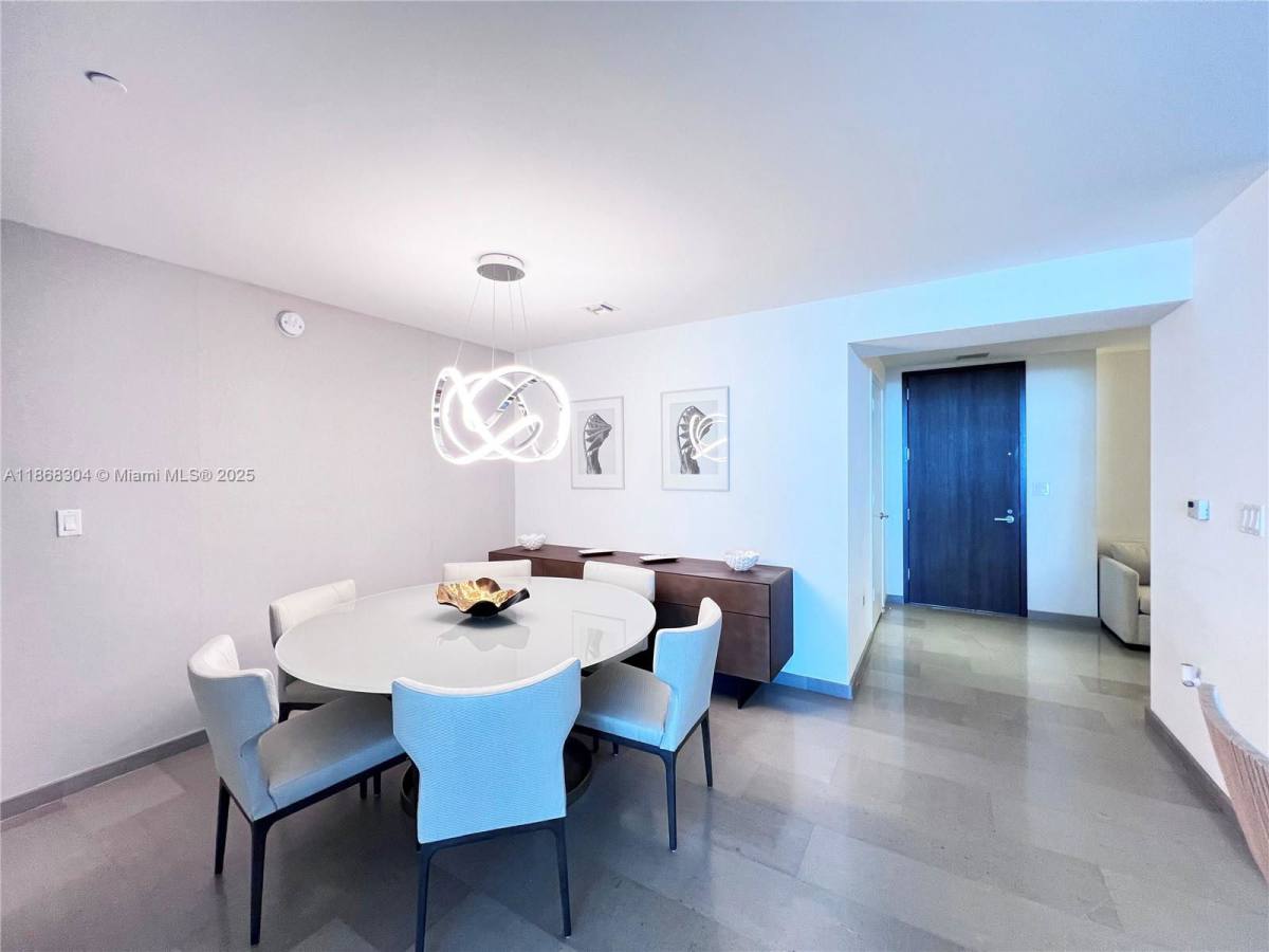 Apartment for rent at 68 SE 6th St #1003, Miami, FL 33131