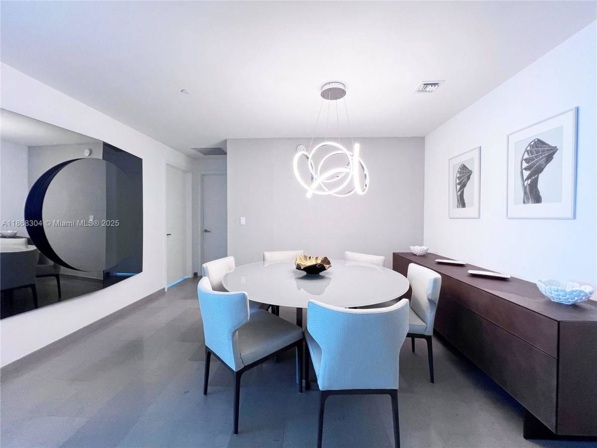 Apartment for rent at 68 SE 6th St #1003, Miami, FL 33131