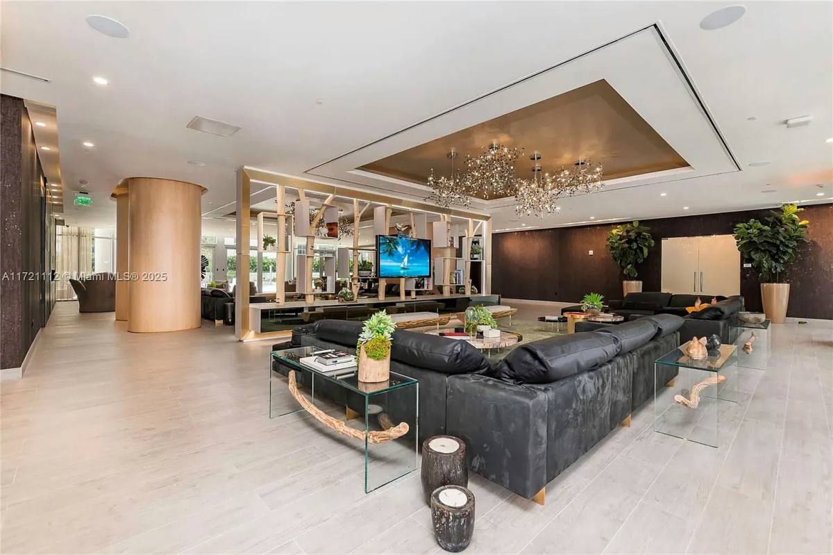 Apartment for rent at 488 NE 18th St #1, Miami, FL 33132
