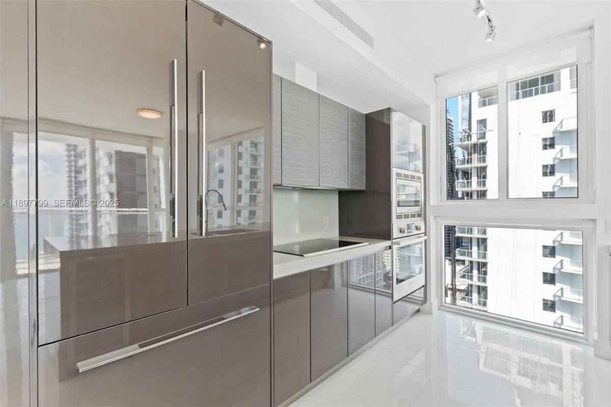 Apartment for rent at 1080 Brickell Ave #3006, Miami, FL 33131