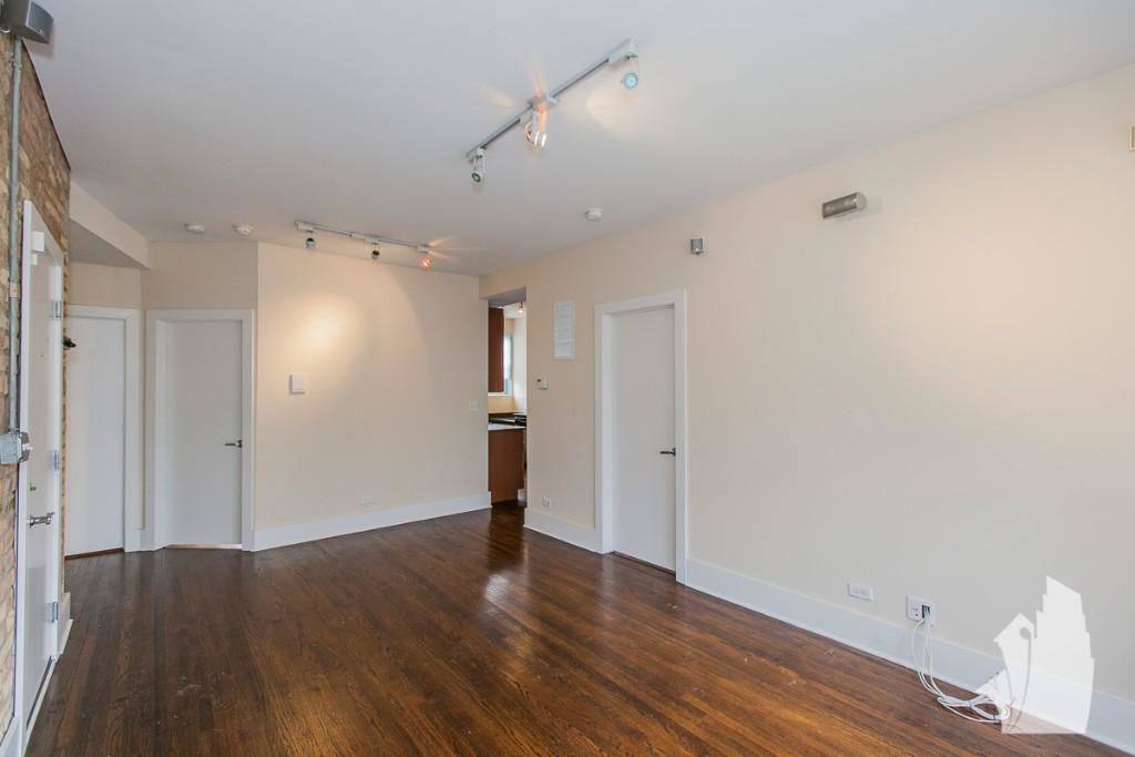 Apartment for rent at 3455 N Wolcott Ave #1N, Chicago, IL 60657