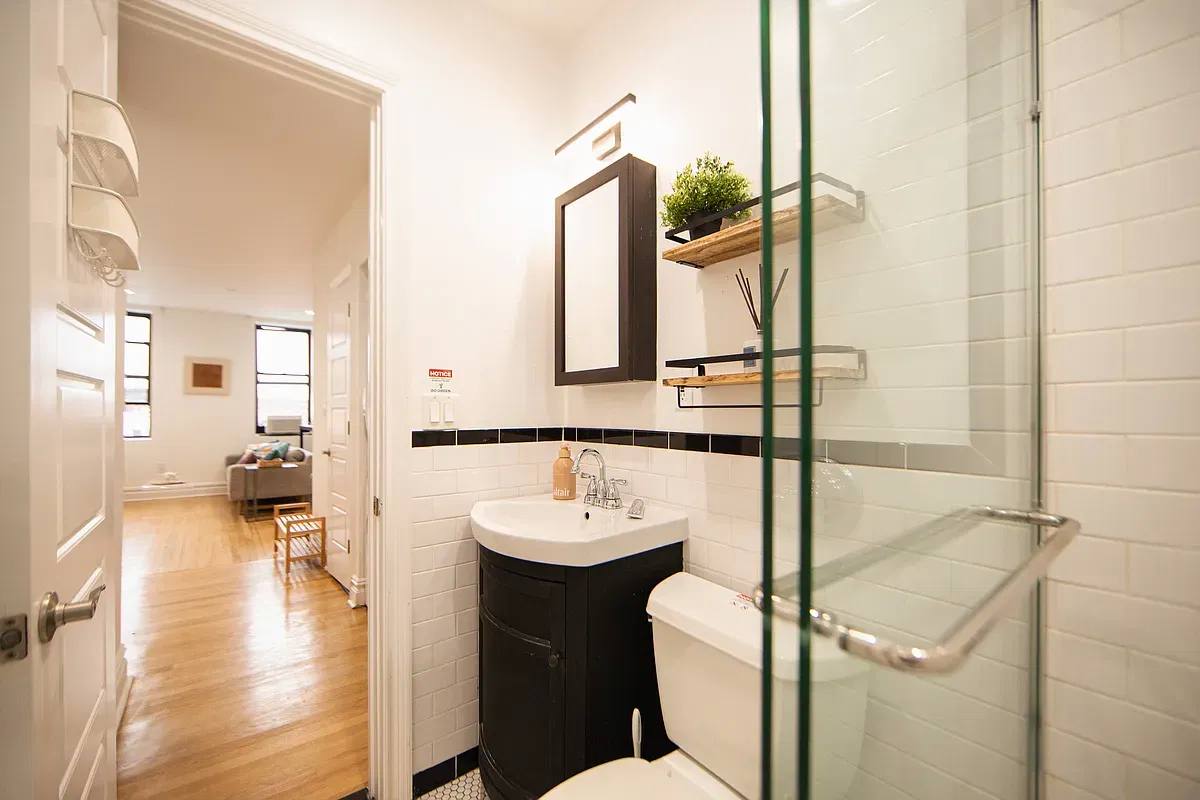 Apartment for rent at 115 Greenpoint Ave #D1, Brooklyn, NY 11222