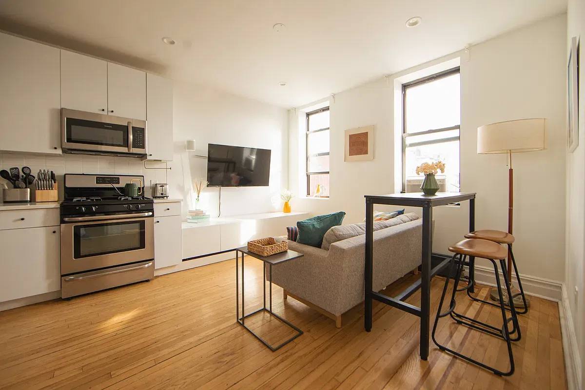 Apartment for rent at 115 Greenpoint Ave #D1, Brooklyn, NY 11222