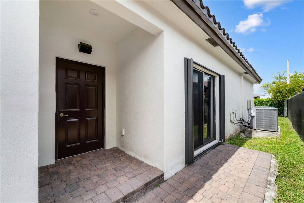 House for rent at 128 SW 128th Place, Miami, FL 33170