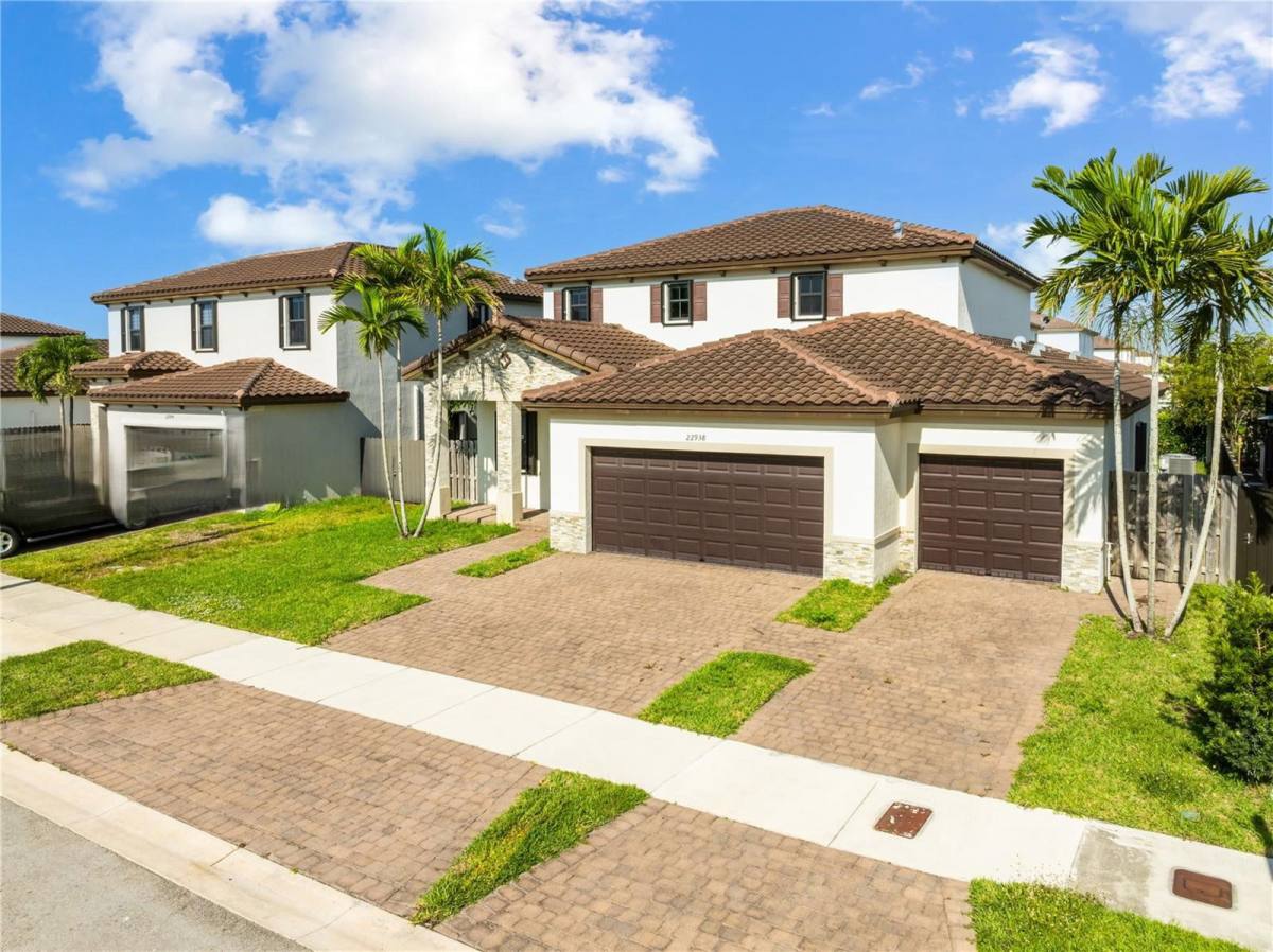 House for rent at 128 SW 128th Place, Miami, FL 33170