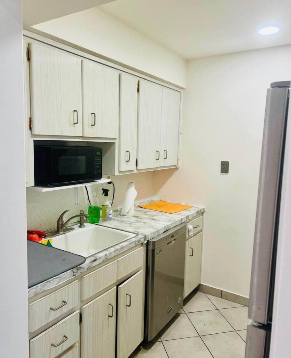 Apartment for rent at 371 SW 8th St #2-H-W, Boca Raton, FL 33432
