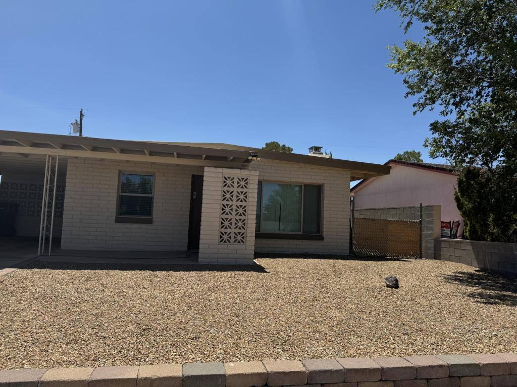 House for rent at 1918 Miami Ave, Kingman, AZ 86401