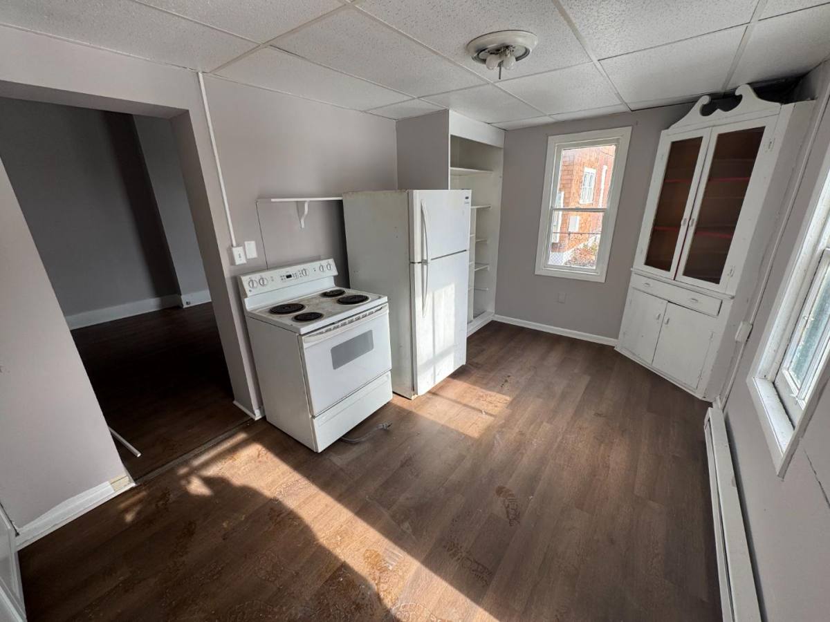 Apartment for rent at 727-729 W 4th St 727 1st Floor, Williamsport, PA 17701