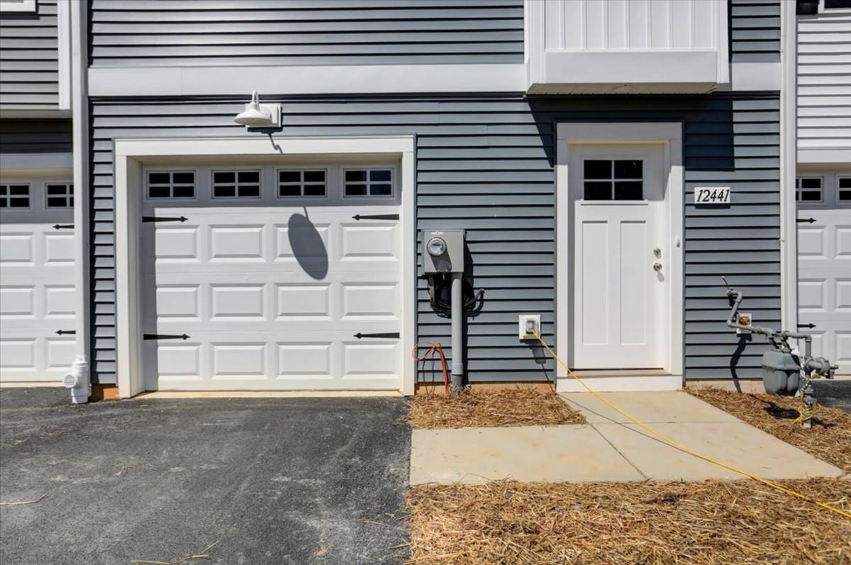 Apartment for rent at 12435-12441 Jackson Ave, Waynesboro, PA 17268