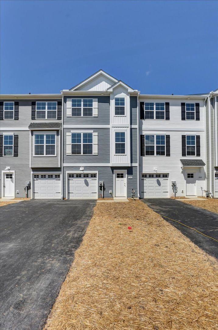 Apartment for rent at 12435-12441 Jackson Ave, Waynesboro, PA 17268