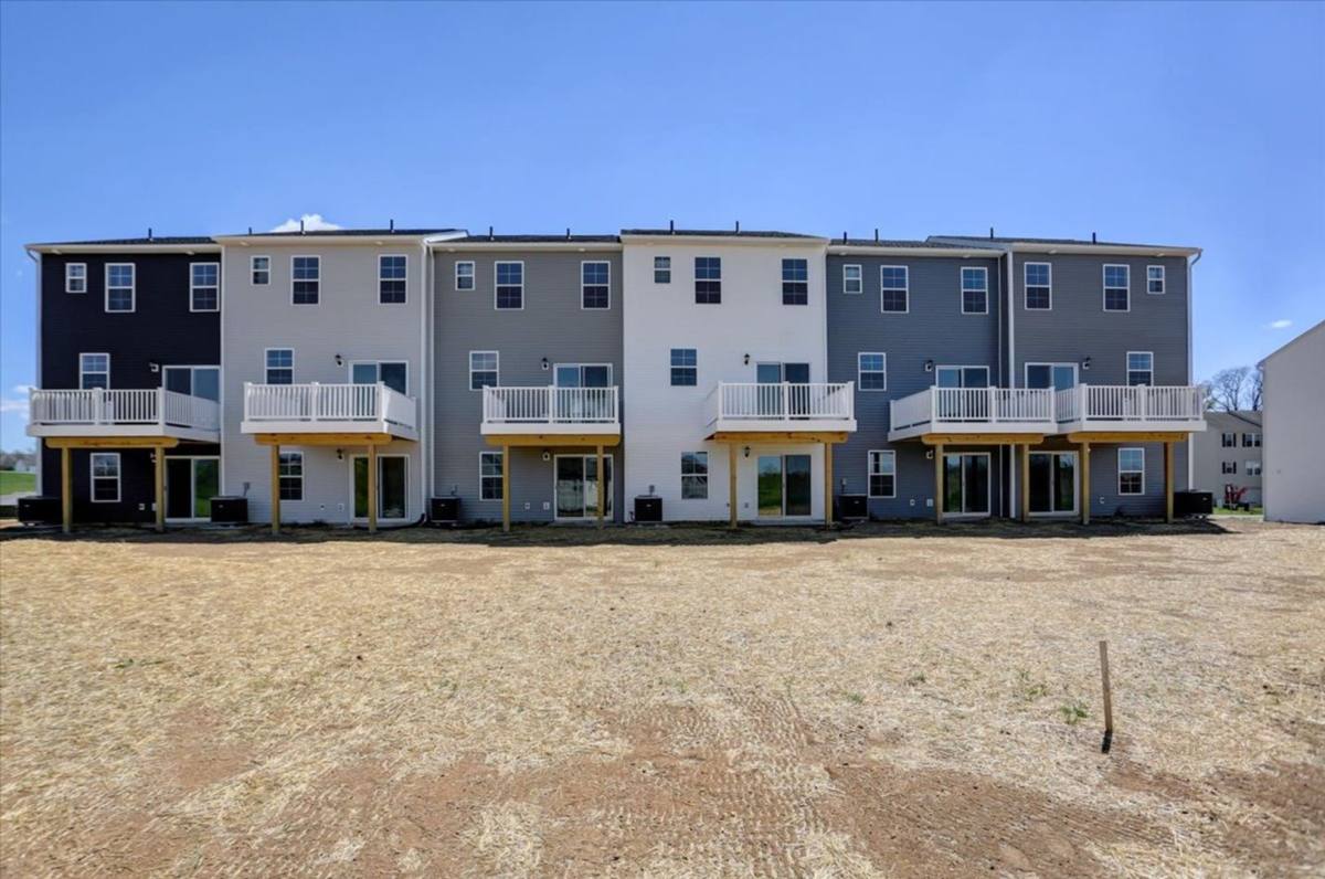 Apartment for rent at 12435-12441 Jackson Ave, Waynesboro, PA 17268