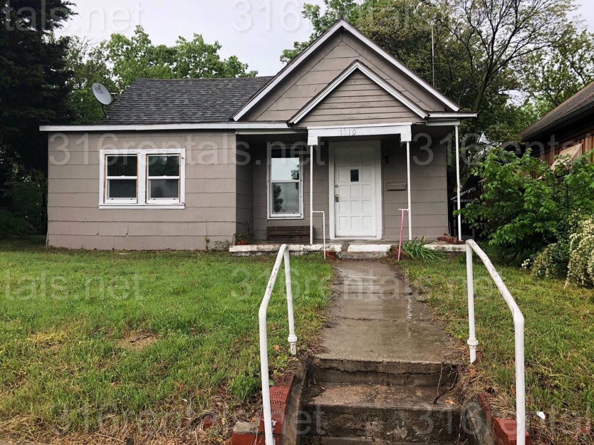House for rent at 1110 N Pine St, Newton, KS 67114
