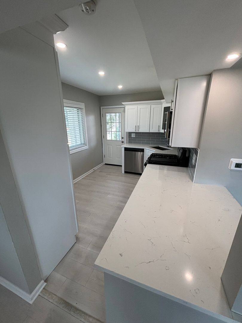 Apartment for rent at 633-651 W Park Ave, Libertyville, IL 60048