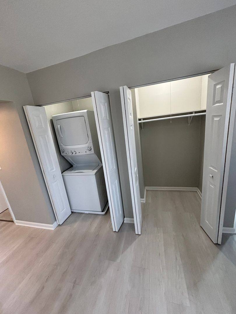 Apartment for rent at 633-651 W Park Ave, Libertyville, IL 60048