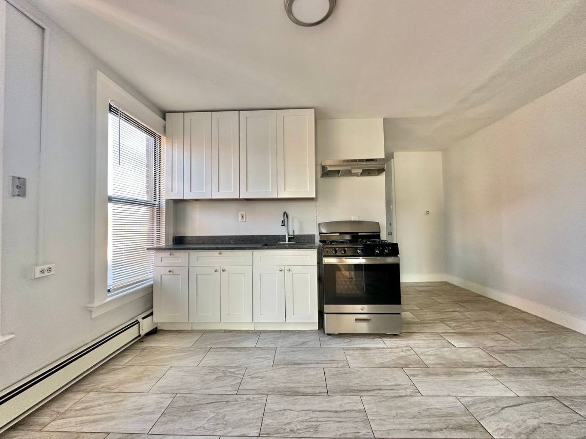 Apartment for rent at 33-35 Howe St, New Haven, CT 06511