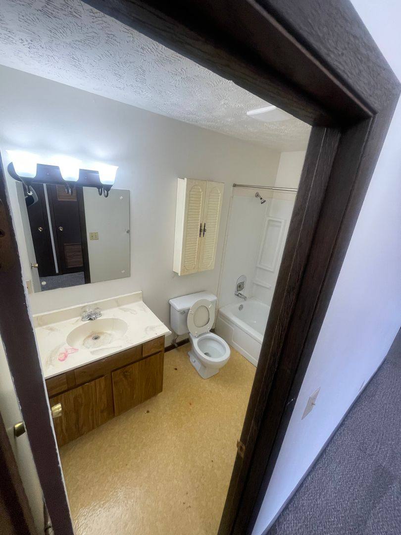 Apartment for rent at 2137 S 42nd St, Omaha, NE 68105