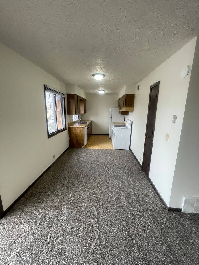 Apartment for rent at 2137 S 42nd St, Omaha, NE 68105