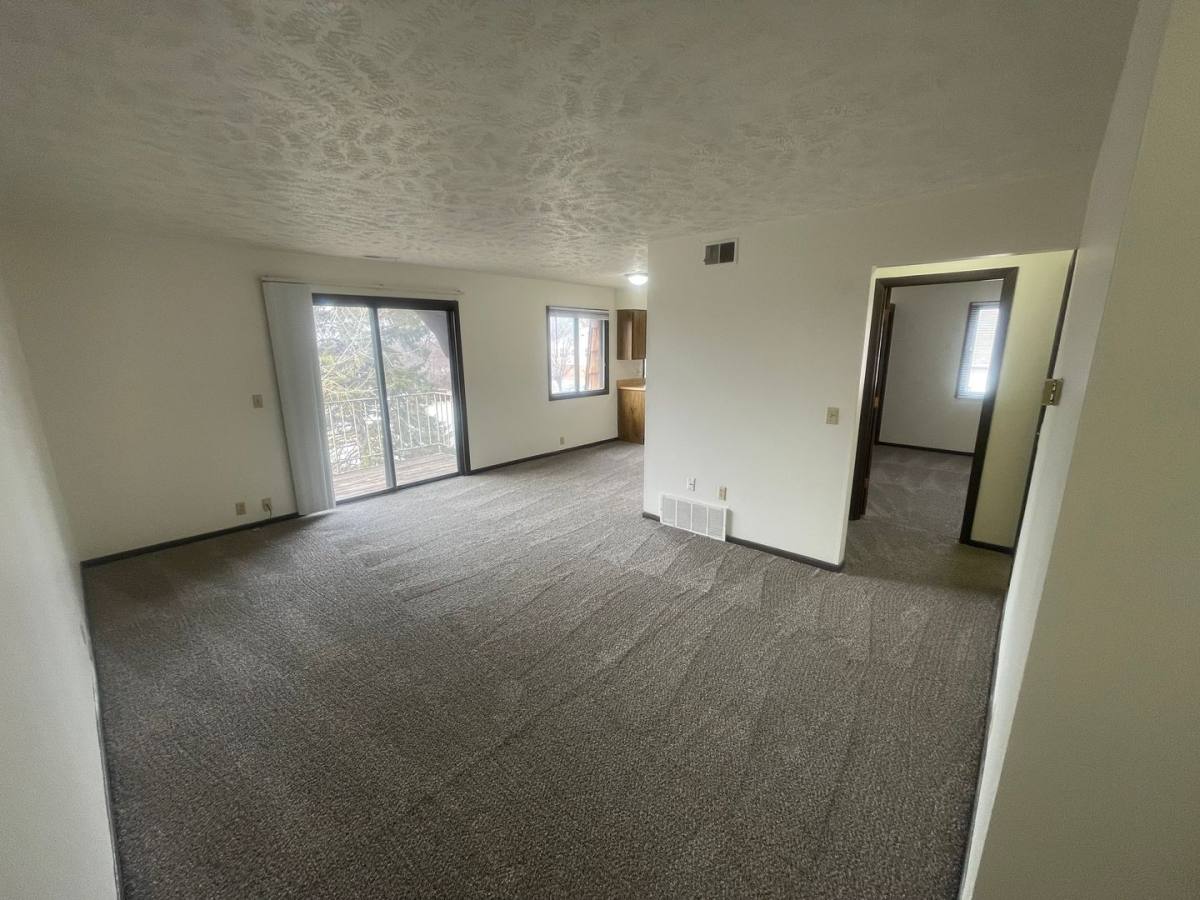 Apartment for rent at 2137 S 42nd St, Omaha, NE 68105