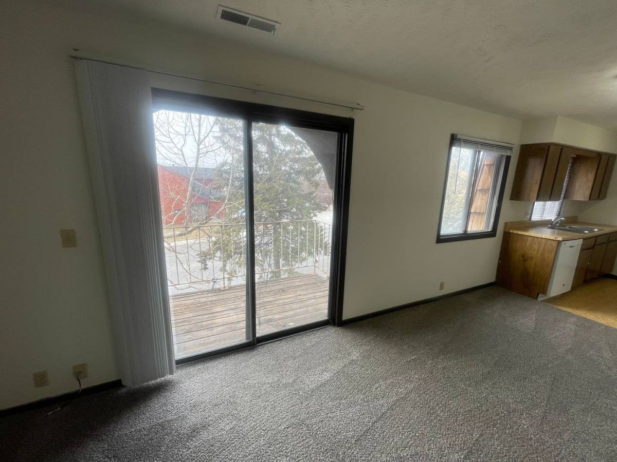 Apartment for rent at 2137 S 42nd St, Omaha, NE 68105