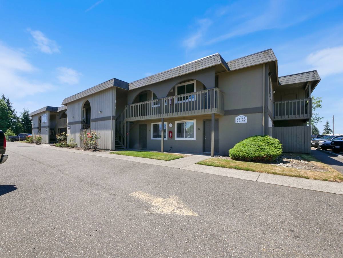 Apartment for rent at 10214 Lakeview Ave SW, Lakewood, WA 98499