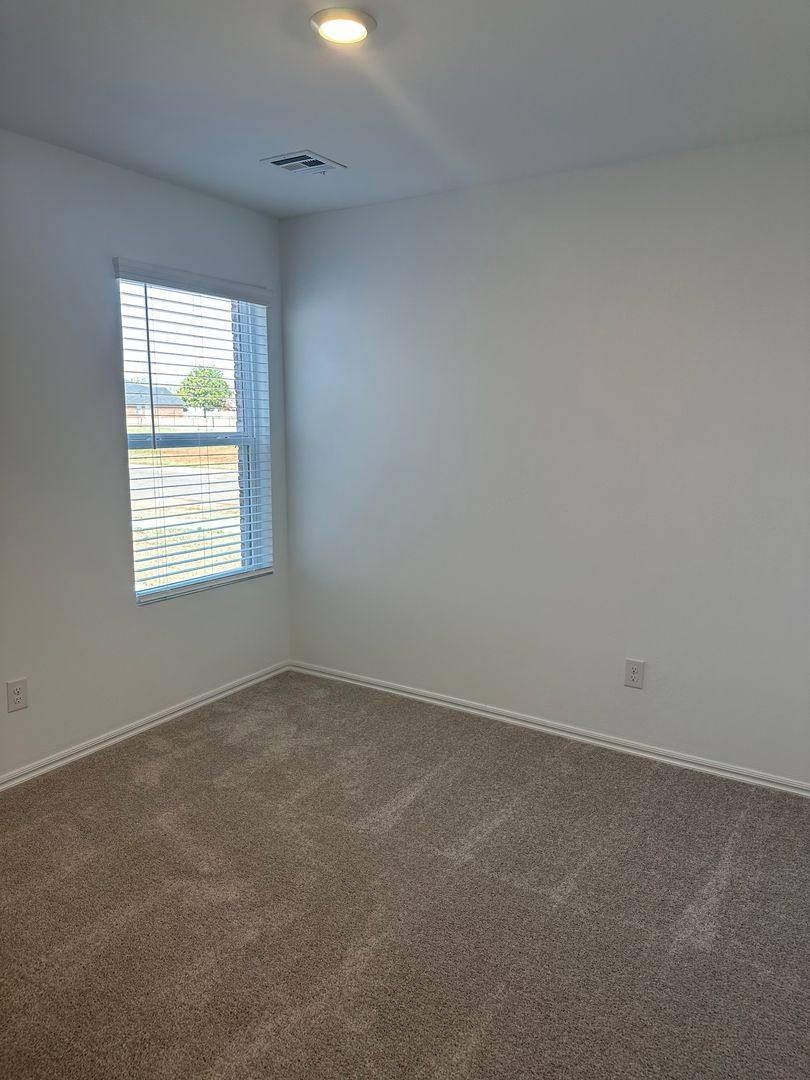 House for rent at 1076 Westbrook Blvd, Purcell, OK 73080