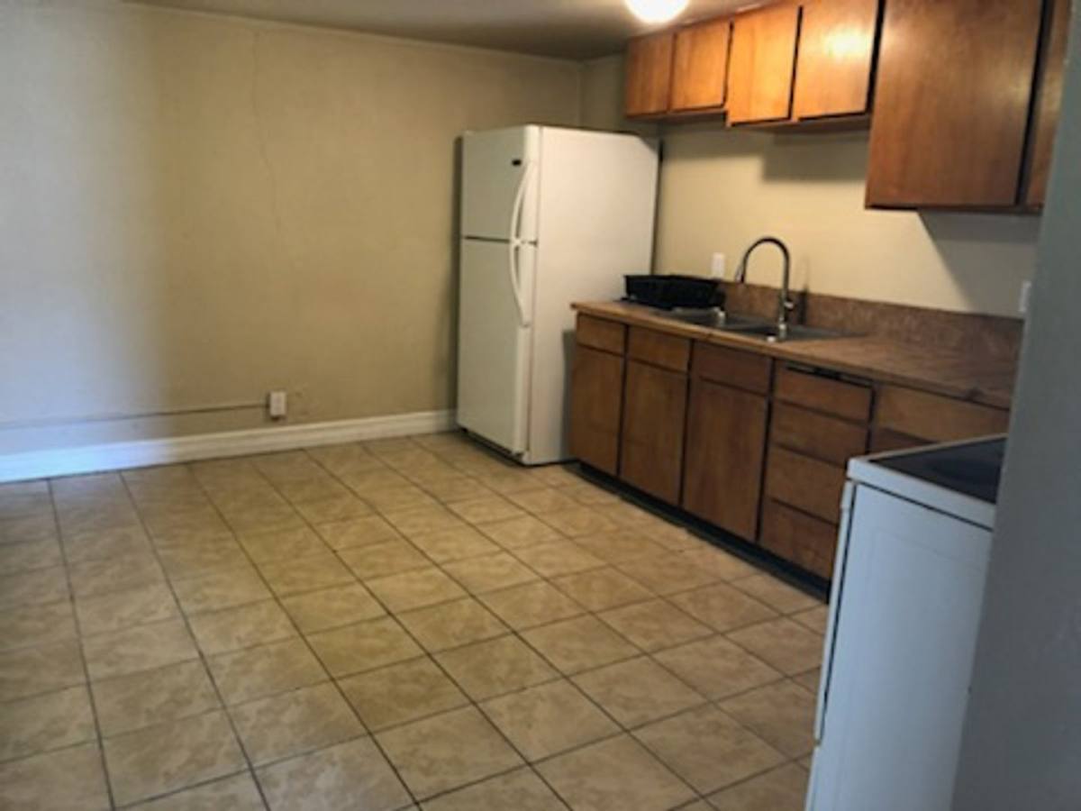 Apartment for rent at 1104 1106 S Division, Moses Lake, WA 98837