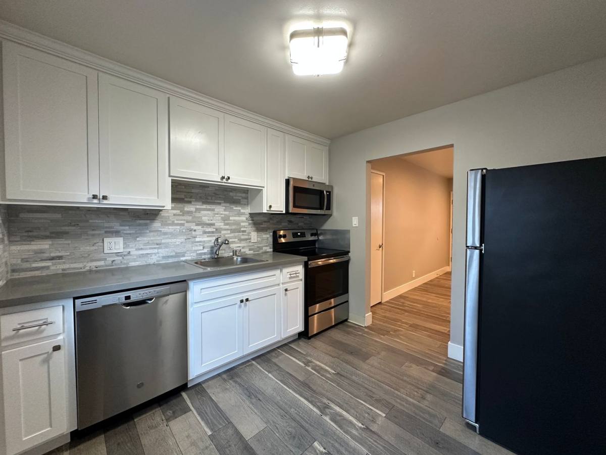 Apartment for rent at 2713-2721 T St, Sacramento, CA 95816
