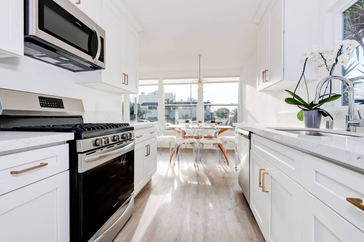 Apartment for rent at 350 Hermosa Ave, Hermosa Beach, CA 90254