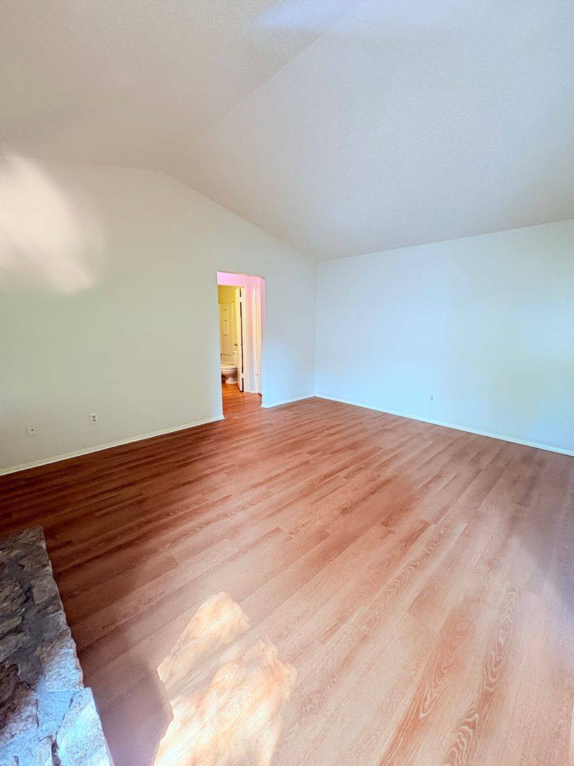Apartment for rent at 11400 Ptarmigan Cove, Austin, TX 78758