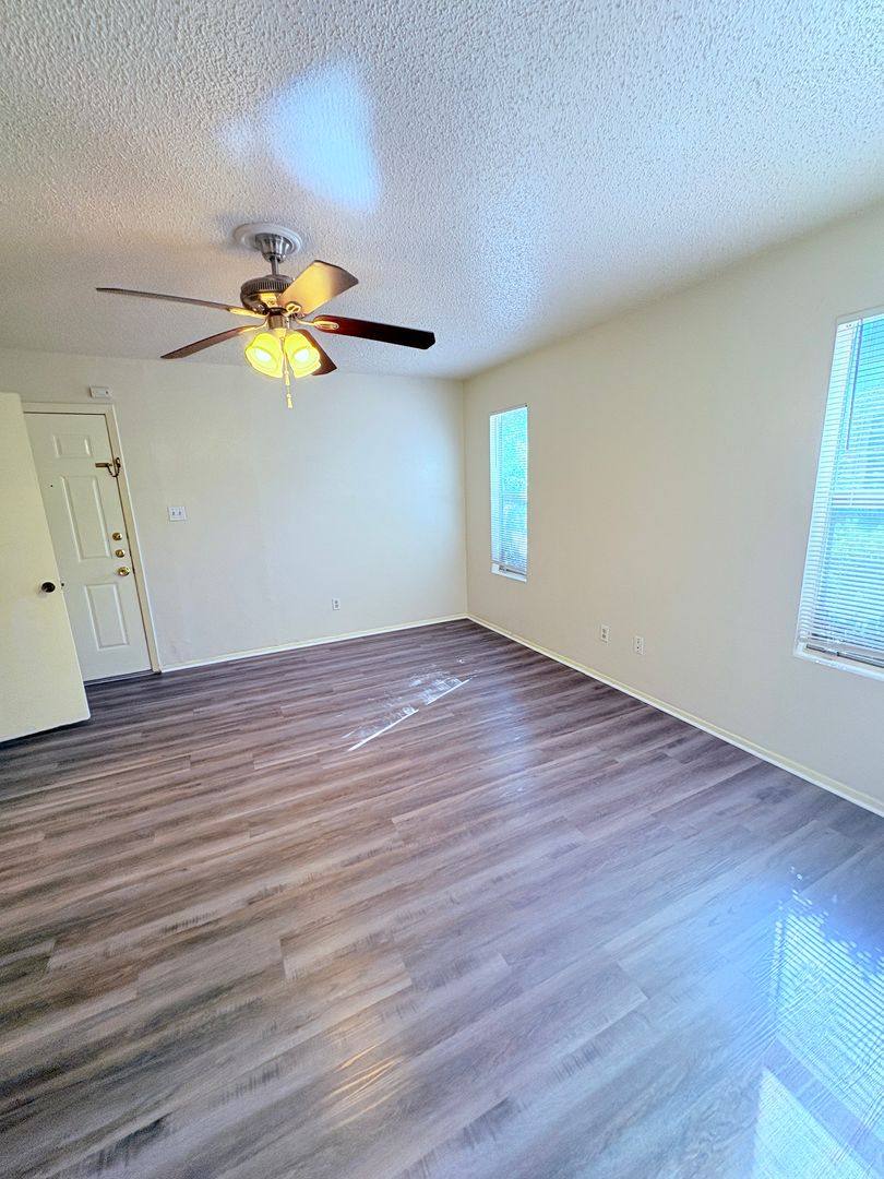 Apartment for rent at 11400 Ptarmigan Cove, Austin, TX 78758