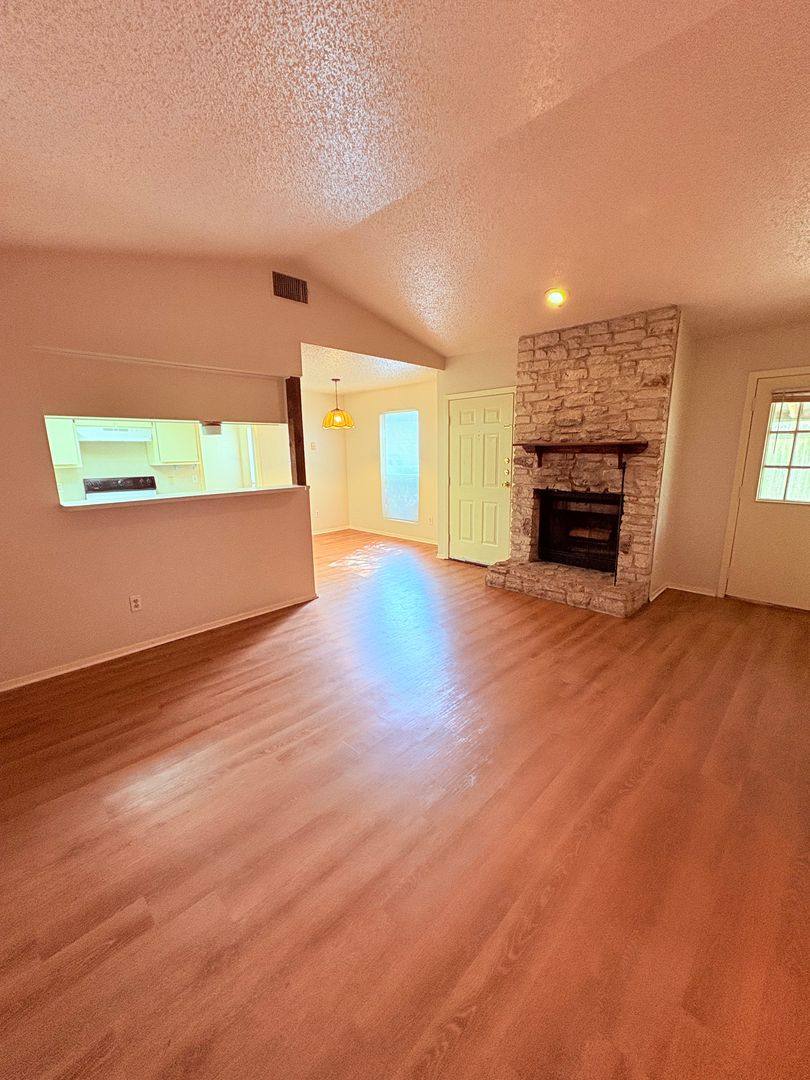 Apartment for rent at 11400 Ptarmigan Cove, Austin, TX 78758