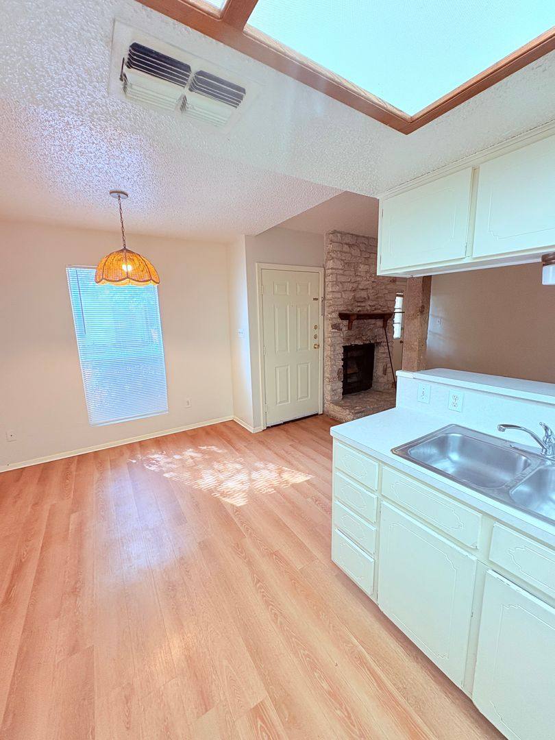 Apartment for rent at 11400 Ptarmigan Cove, Austin, TX 78758