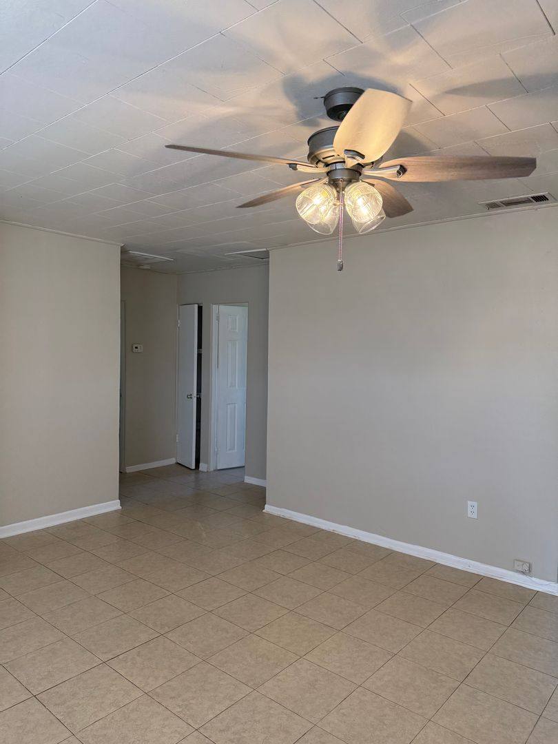 House for rent at 122 Laurel Oak St, Melbourne, FL 32904