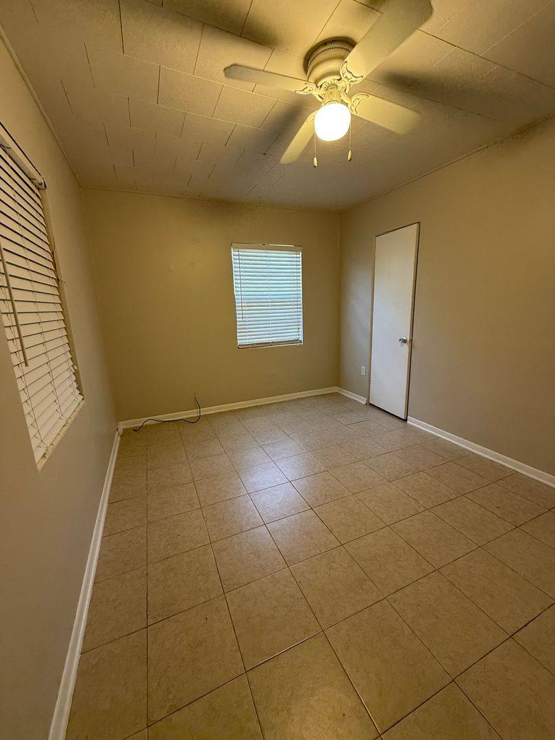 House for rent at 122 Laurel Oak St, Melbourne, FL 32904