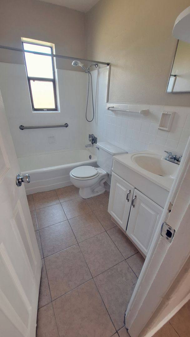 House for rent at 122 Laurel Oak St, Melbourne, FL 32904