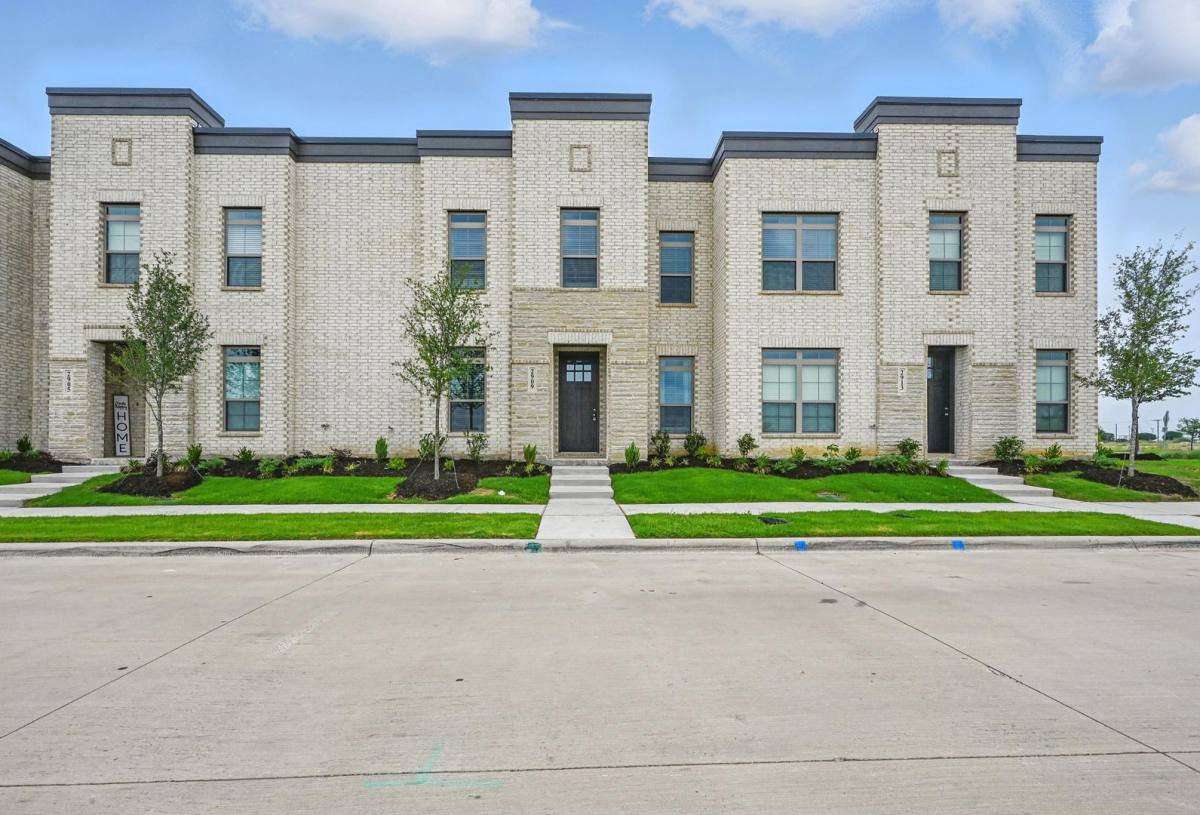 Townhouse for rent at 2909 Ali Dr, Waxahachie, TX 75165