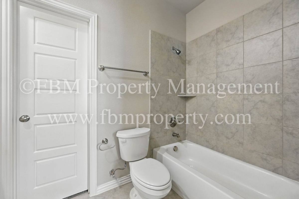 Townhouse for rent at 2909 Ali Dr, Waxahachie, TX 75165