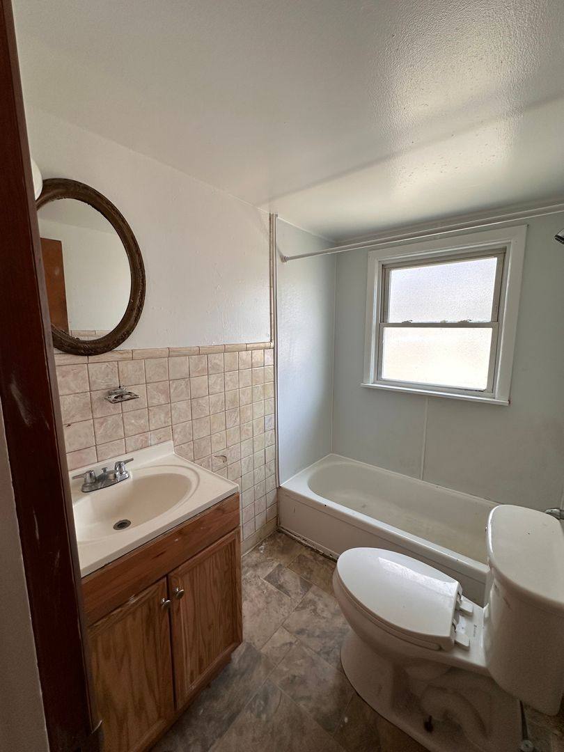 Apartment for rent at 210 Perrin St, Ypsilanti, MI 48197