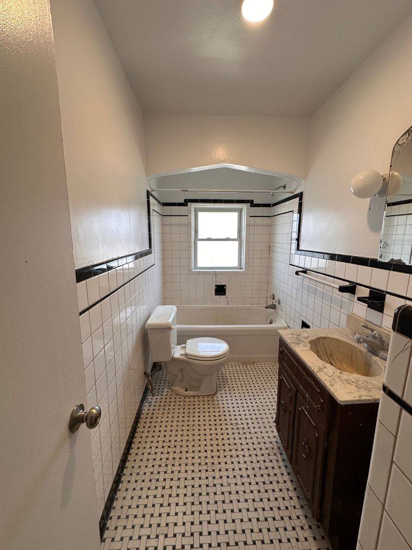 Apartment for rent at 210 Perrin St, Ypsilanti, MI 48197