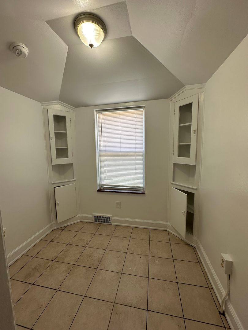 Apartment for rent at 210 Perrin St, Ypsilanti, MI 48197
