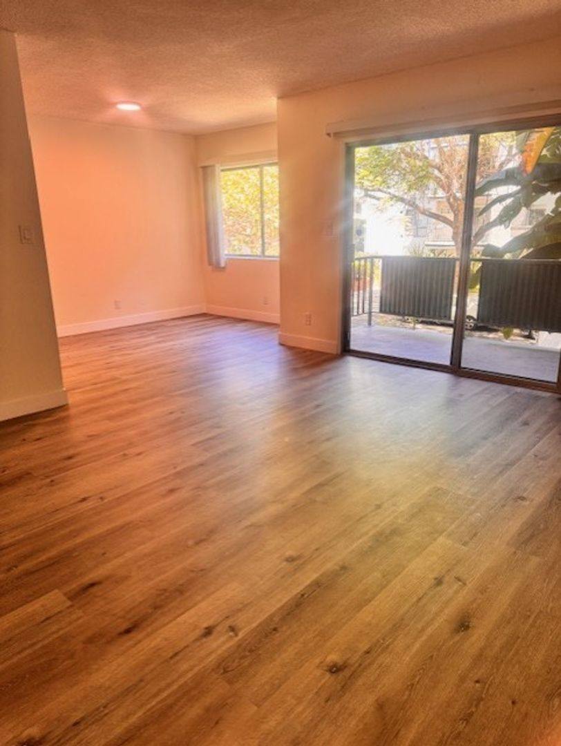 Apartment for rent at 319 S Clark Dr, Los Angeles, CA 90048