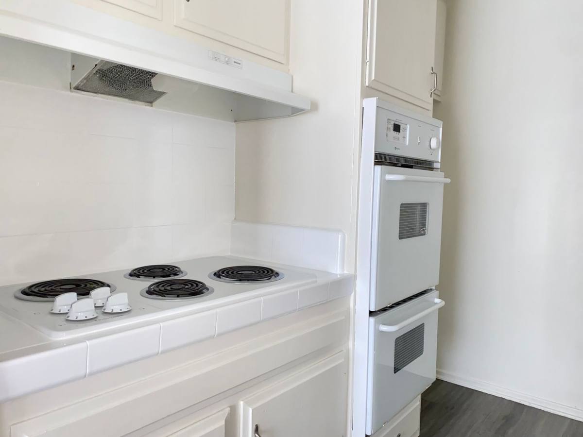 Apartment for rent at 319 S Clark Dr, Los Angeles, CA 90048