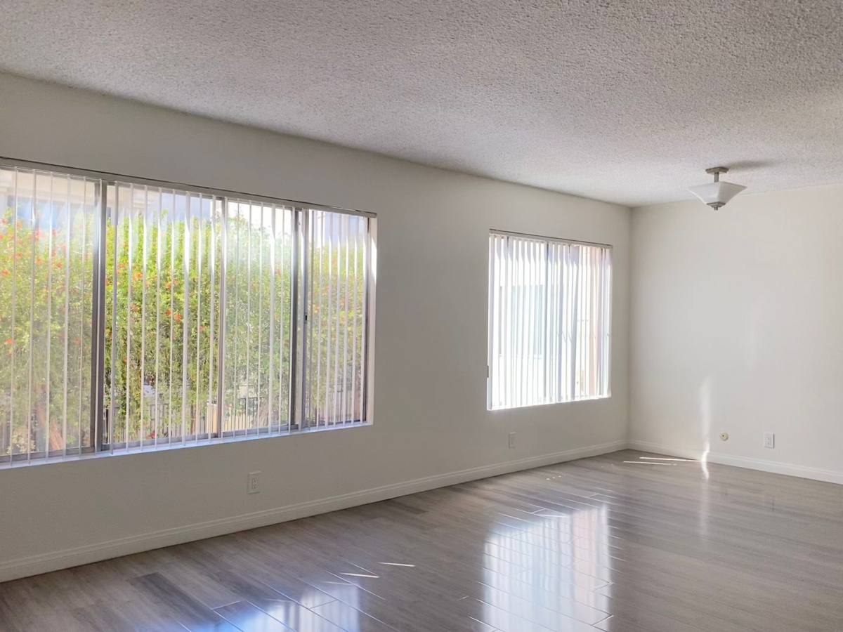 Apartment for rent at 319 S Clark Dr, Los Angeles, CA 90048