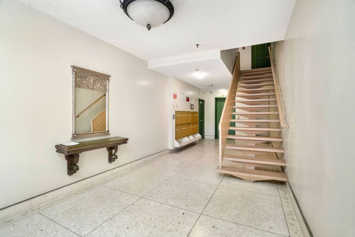 Apartment for rent at 319 S Clark Dr, Los Angeles, CA 90048