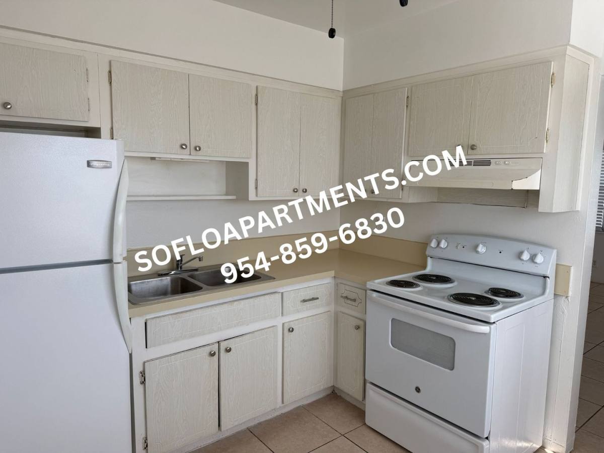 Apartment for rent at 2111 Roosevelt St, Hollywood, FL 33020