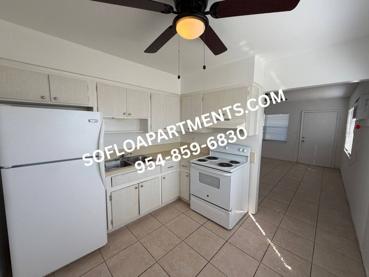 Apartment for rent at 2111 Roosevelt St, Hollywood, FL 33020