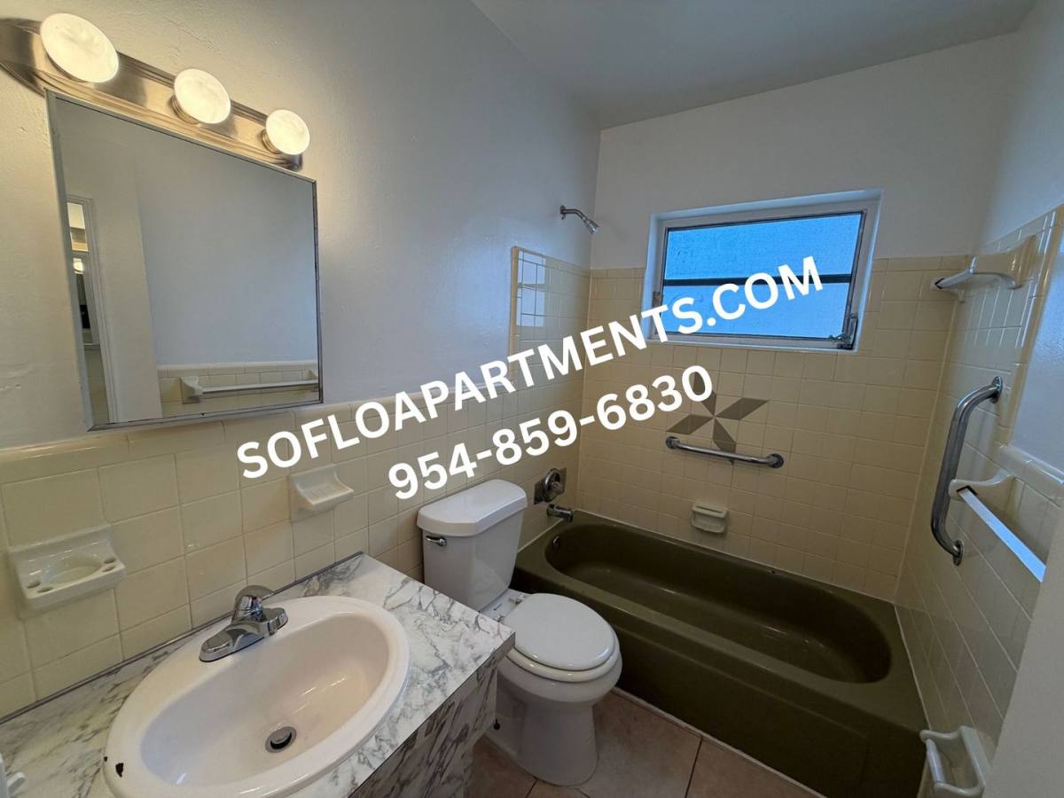 Apartment for rent at 2111 Roosevelt St, Hollywood, FL 33020